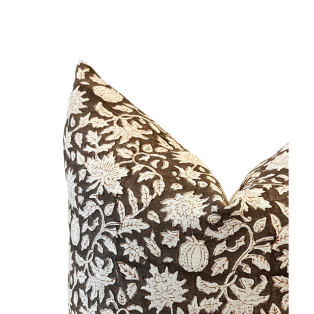 Designer "Elma" Safari Outline Pillow Cover